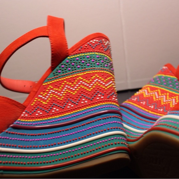 Red with multi color platform heel sandals🔥🔥🔥🔥 - Picture 7 of 8